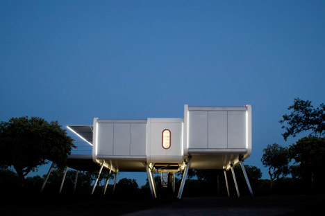 The-Spaceship-Home-by-NOEM_dezeen_468_3