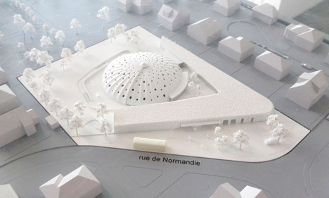 Tournesol Swimming Pool by Urbane Kultur