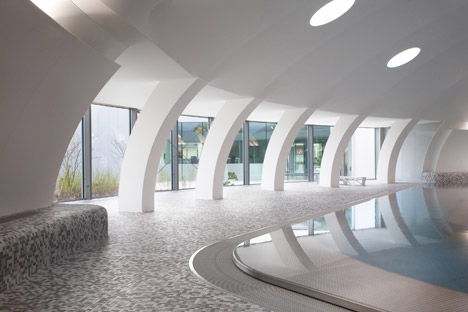 Tournesol Swimming Pool by Urbane Kultur