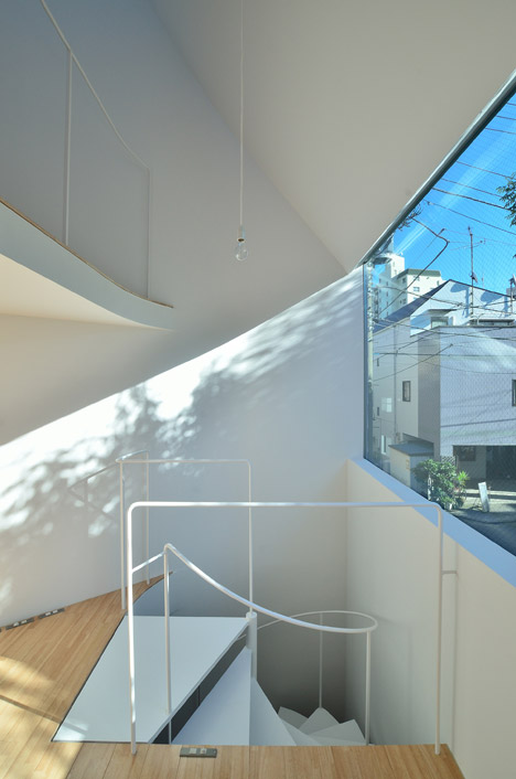 Townhouse in Takaban by Niji Architects
