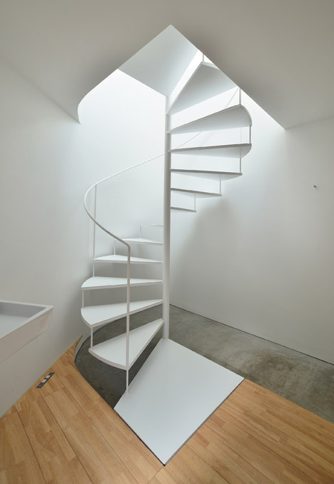 Townhouse in Takaban by Niji Architects