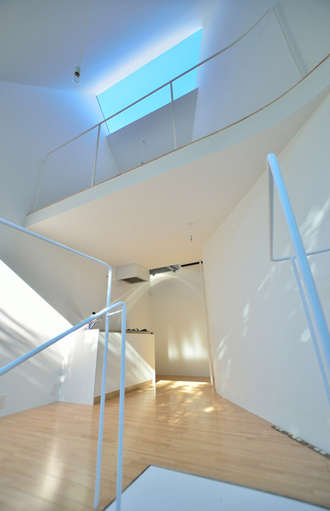 Townhouse in Takaban by Niji Architects