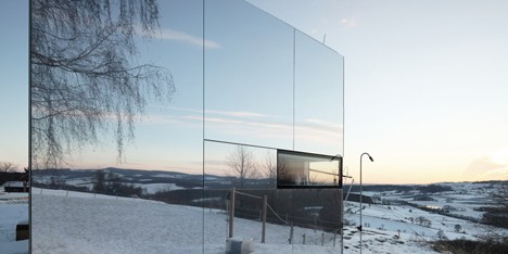 Transportable mirrored house by Delugan Meissl Associated Architects (DMAA)
