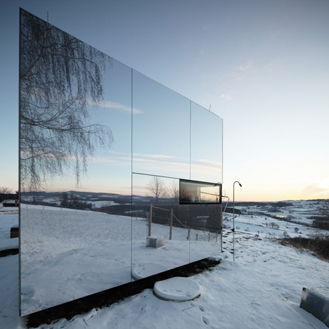 Transportable mirrored house by Delugan Meissl Associated Architects (DMAA)