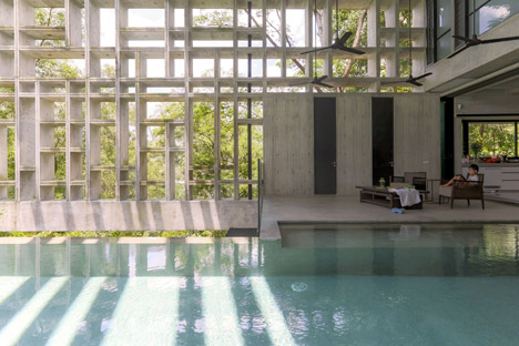 Tropical Box House by WHBC Architects