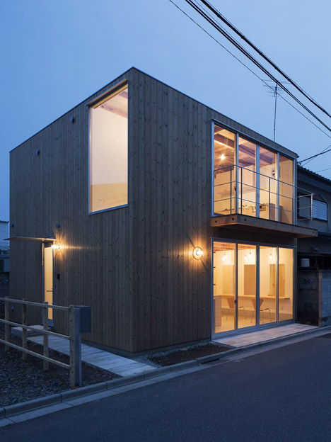 Wooden Box House by Hisako Yamamura suzuki architects