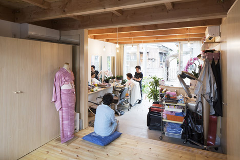 Wooden Box House by Hisako Yamamura suzuki architects