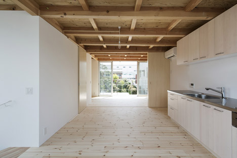 Wooden Box House by Hisako Yamamura suzuki architects