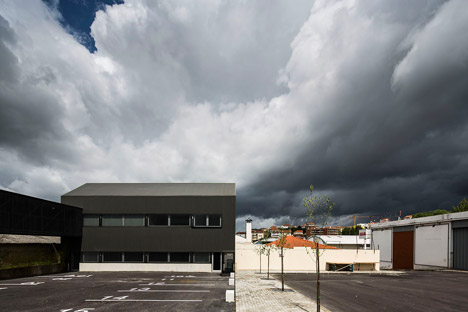 Ademia office and warehouse building by Joao Mendes Ribeiro