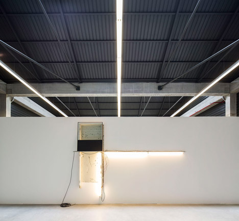 Ademia office and warehouse building by Joao Mendes Ribeiro