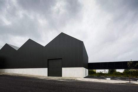 Ademia office and warehouse building by Joao Mendes Ribeiro