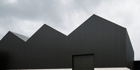 Ademia office and warehouse building by Joao Mendes Ribeiro