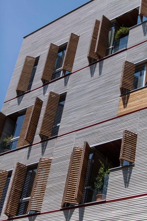 Andarzgoo residential building by Ayeneh Office