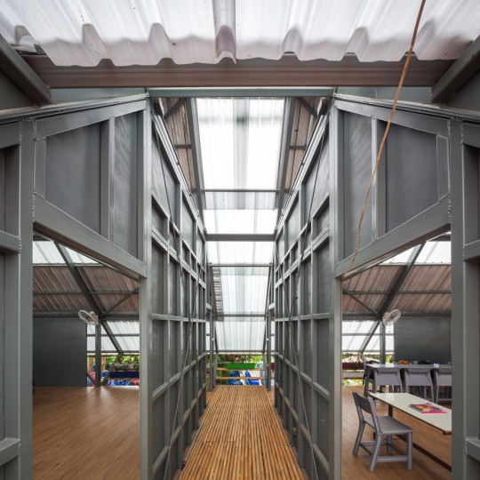 Baan Huay Sarn Yaw School by Vin Varavarn Architects
