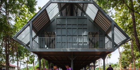 Baan Huay Sarn Yaw School by Vin Varavarn Architects