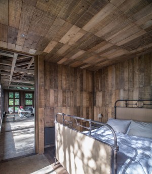 Barn al lake Ranco by Estudio Valdes Arquitectos