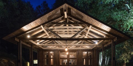 Barn al lake Ranco by Estudio Valdes Arquitectos