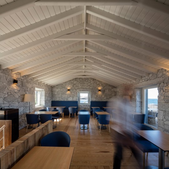 Cella-Bar_FCC-Arquitectura-Paulo-Lobo_dezeen_936_26