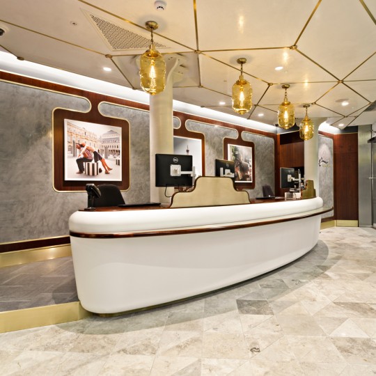 Eurostar Tickethall by Christopher Jennings