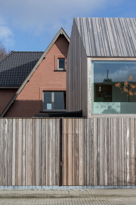 Dentist practise in Bruges by Declerck Daels