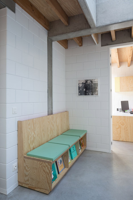 Dentist practise in Bruges by Declerck Daels