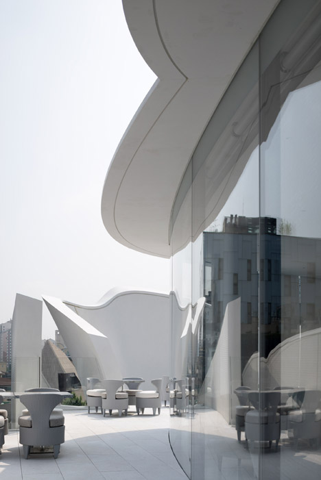 Dior Boutique in Seoul by Nicolas Borel Christian de Portzamparc