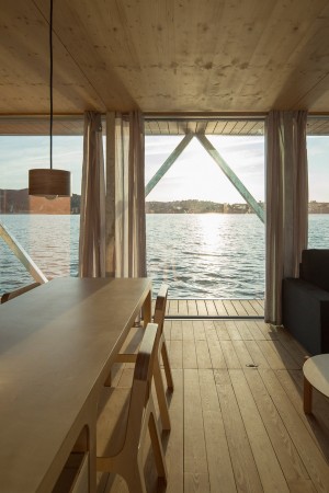 Floatwing floating house by Friday