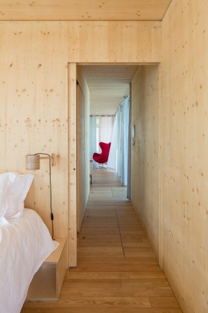 Floatwing floating house by Friday