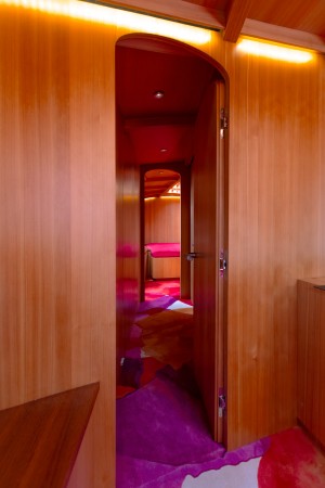Frank-Gehry_yacht_dezeen_936_2