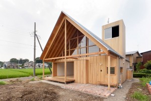 Gabled roof Kawagoe by Tailored Design Lab
