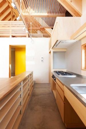 Gabled roof Kawagoe by Tailored Design Lab