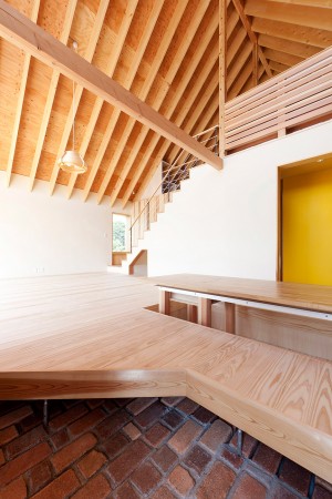 Gabled roof Kawagoe by Tailored Design Lab