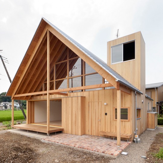 Gabled roof Kawagoe by Tailored Design Lab