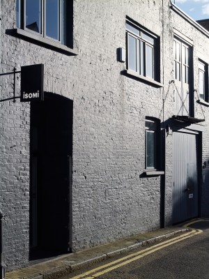 Isomi showroom by Paul Crofts Studio