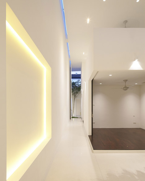 Ittka House by Fabian Tan
