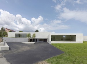 Kindergarten and crèche by Pierre-Alain Dupraz