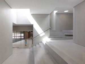 Kindergarten and crèche by Pierre-Alain Dupraz
