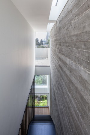 Mendelkern townhouse in Tel-Aviv by David Lebenthal Architects