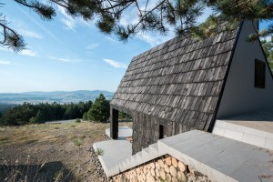 Mountain-House_Serbia_EXE-studio_dezeen_936_1