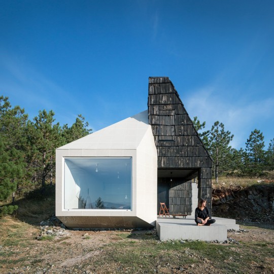 Mountain-House_Serbia_EXE-studio_dezeen_936_2
