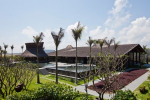 Naman Retreat Beach Bar by Vo Trong Nghia Architects