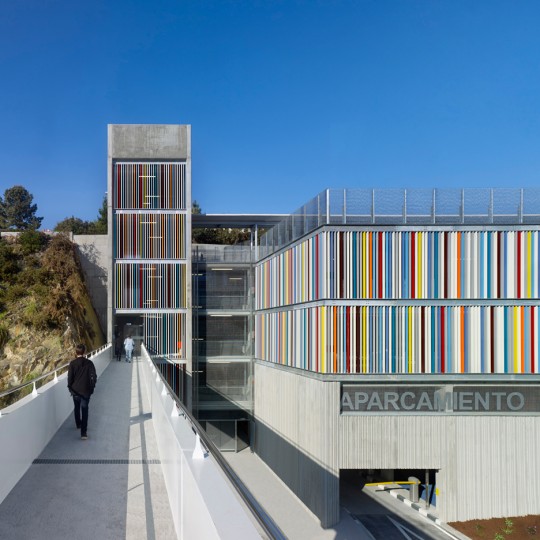Maternity and Oncologic parking by Díaz & Díaz Arquitectos