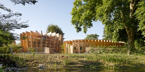 Kresings Architektur adds larch animal enclosures to petting zoo in Germany