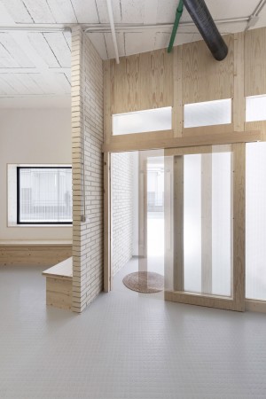 Physiotherapy centre by Nano Arquitectos