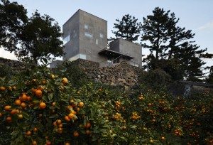 Residence in Bomok by Doojin Hwang architects