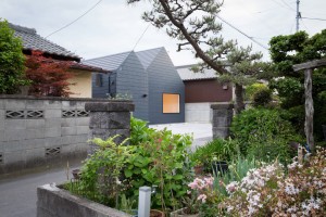Sanjo Hokusei Community Center by Yasunari Tsukada Design