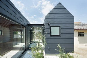 Sanjo Hokusei Community Center by Yasunari Tsukada Design