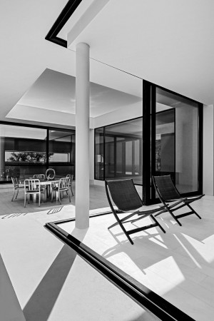 Silver House by Olivier Dwek, Greece