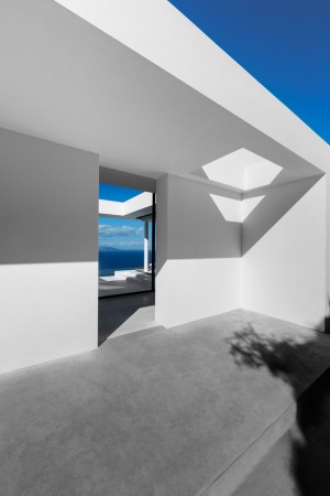 Silver House by Olivier Dwek, Greece
