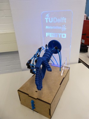 Soft robot hand by Rob Scharff